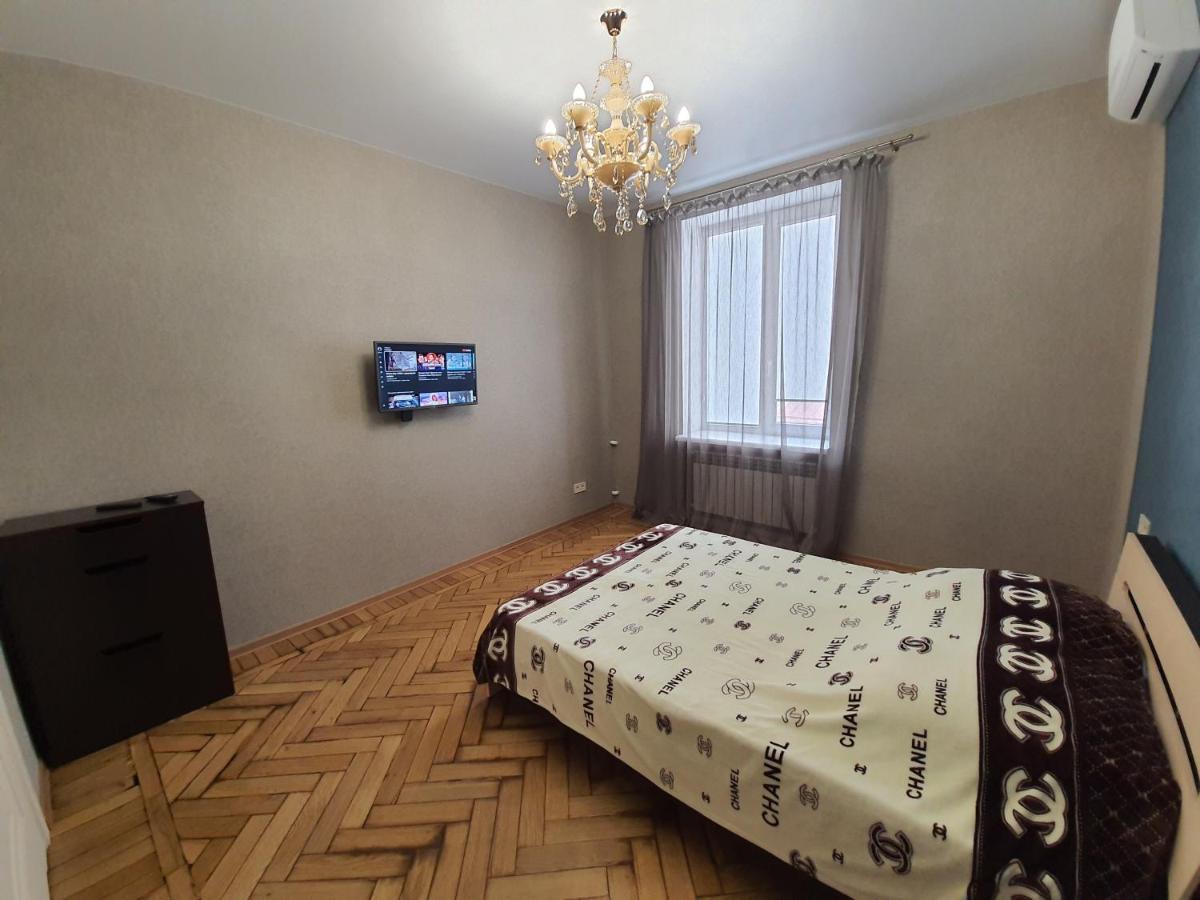 Апартаменти Династія, Центр, З Видом На Харків คาร์คิฟ ภายนอก รูปภาพ